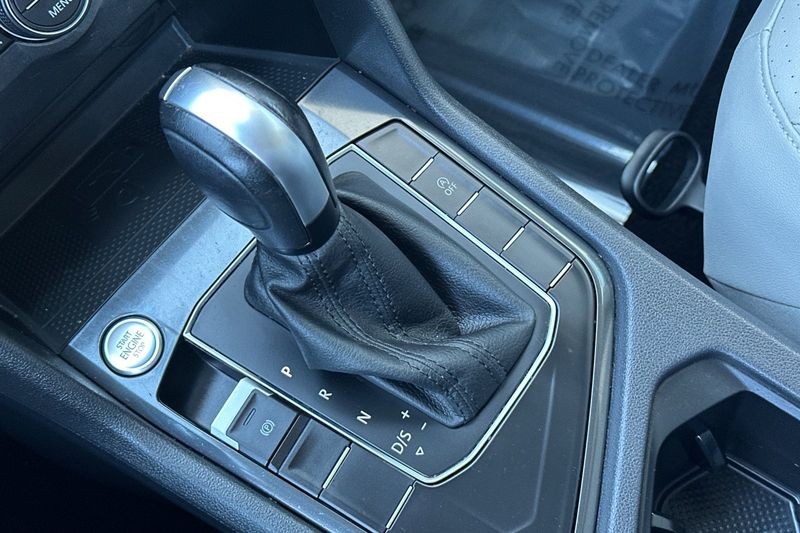 Volkswagen Tiguan Vehicle Full-screen Gallery Image 22