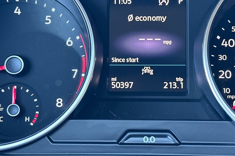 Volkswagen Tiguan Vehicle Full-screen Gallery Image 26