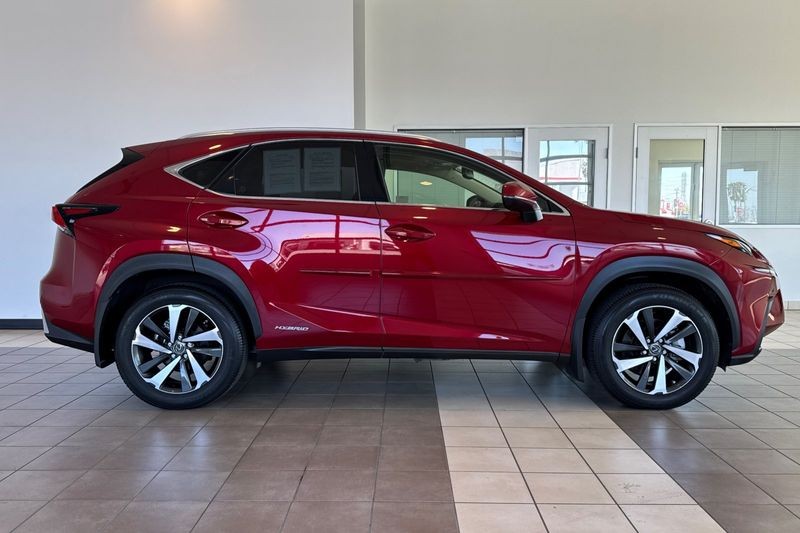 Lexus NX Vehicle Full-screen Gallery Image 03