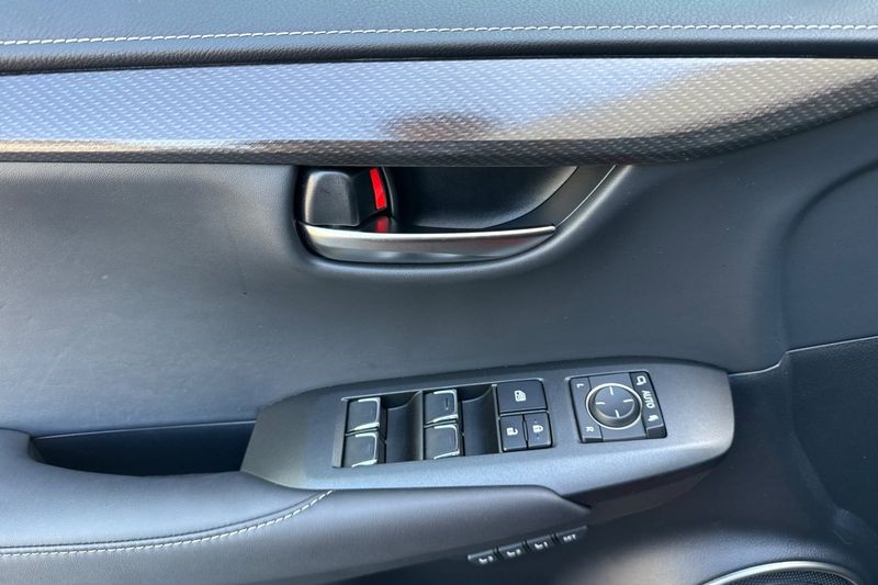 Lexus NX Vehicle Full-screen Gallery Image 11