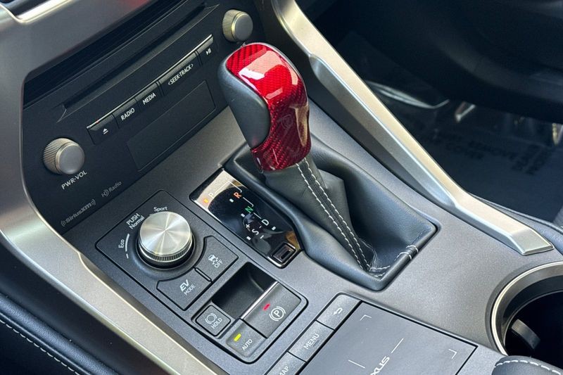 Lexus NX Vehicle Full-screen Gallery Image 22