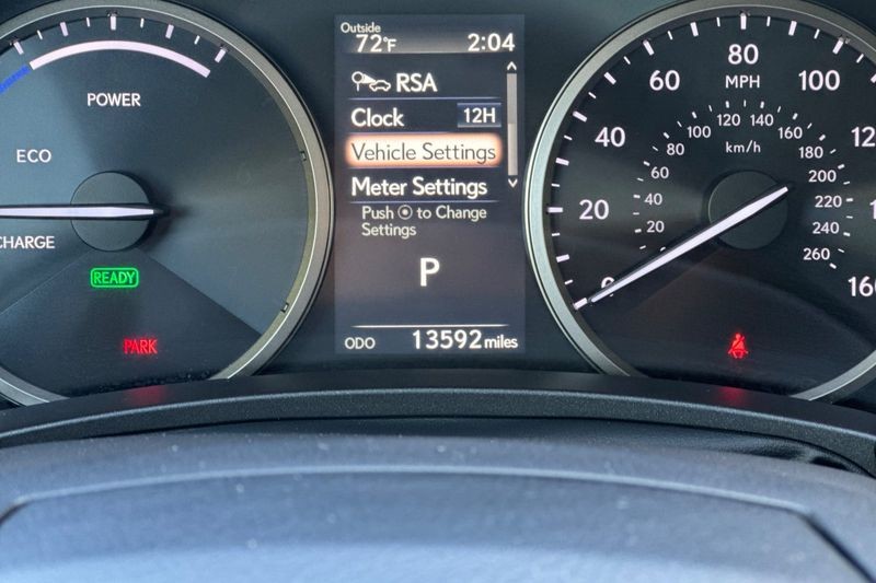 Lexus NX Vehicle Full-screen Gallery Image 26