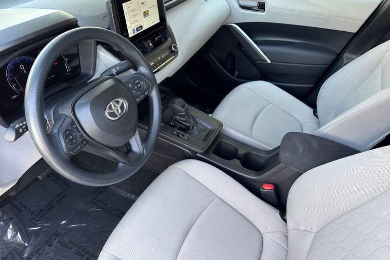 Toyota Corolla Cross Vehicle Full-screen Gallery Image 10