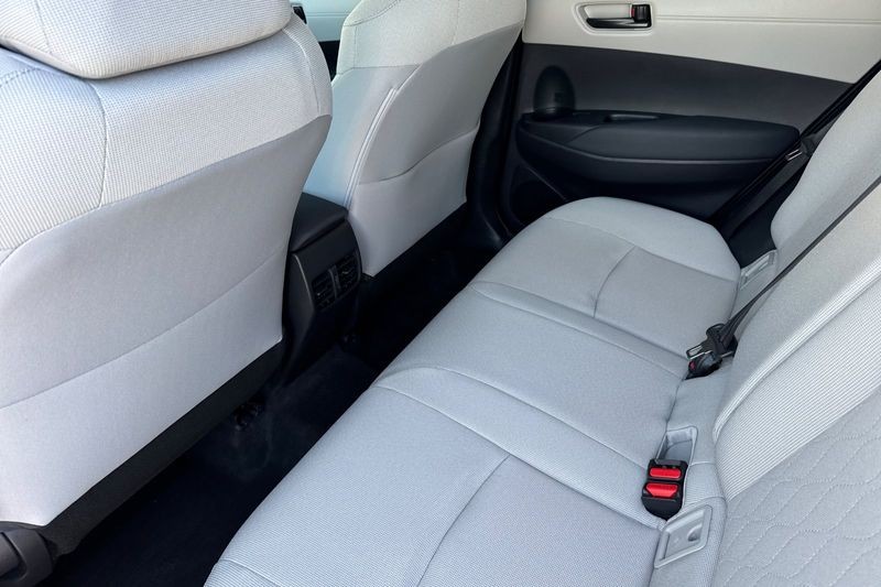 Toyota Corolla Cross Vehicle Full-screen Gallery Image 12