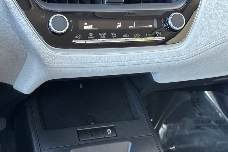 Toyota Corolla Cross Vehicle Full-screen Gallery Image 20