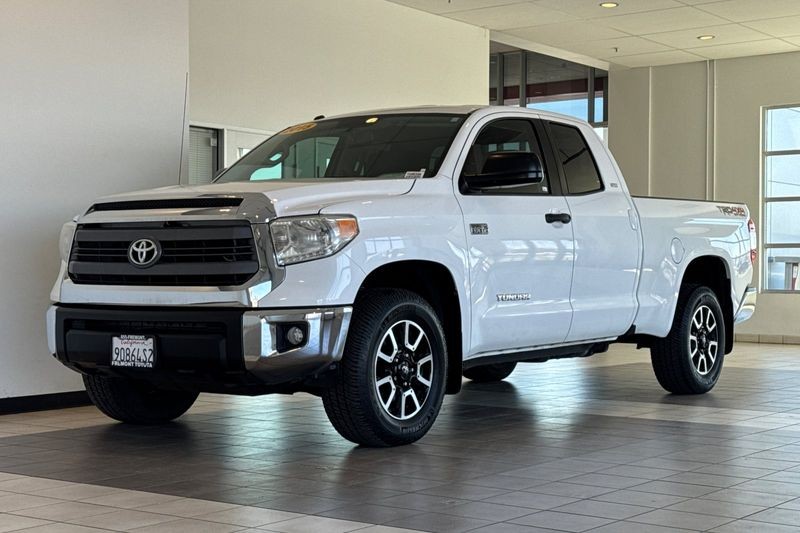 Toyota Tundra 4WD Vehicle Full-screen Gallery Image 08