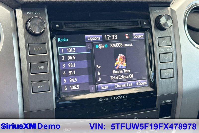 Toyota Tundra 4WD Vehicle Full-screen Gallery Image 26