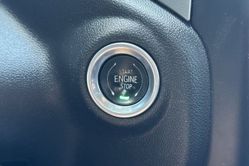 Chevrolet Silverado 1500 Vehicle Full-screen Gallery Image 21