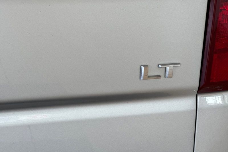 Chevrolet Silverado 1500 Vehicle Full-screen Gallery Image 26