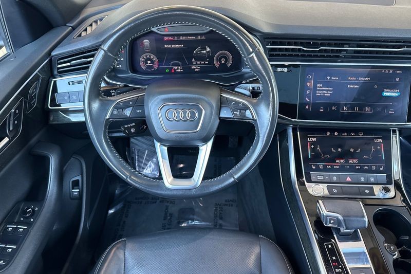 Audi Q8 Vehicle Full-screen Gallery Image 14