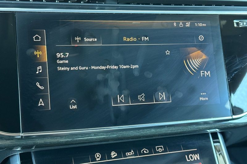 Audi Q8 Vehicle Full-screen Gallery Image 18