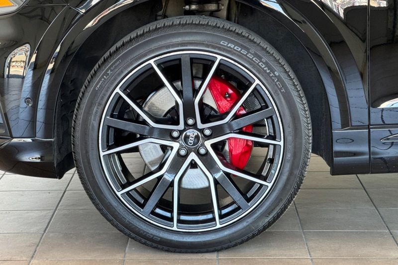 Audi Q8 Vehicle Full-screen Gallery Image 27