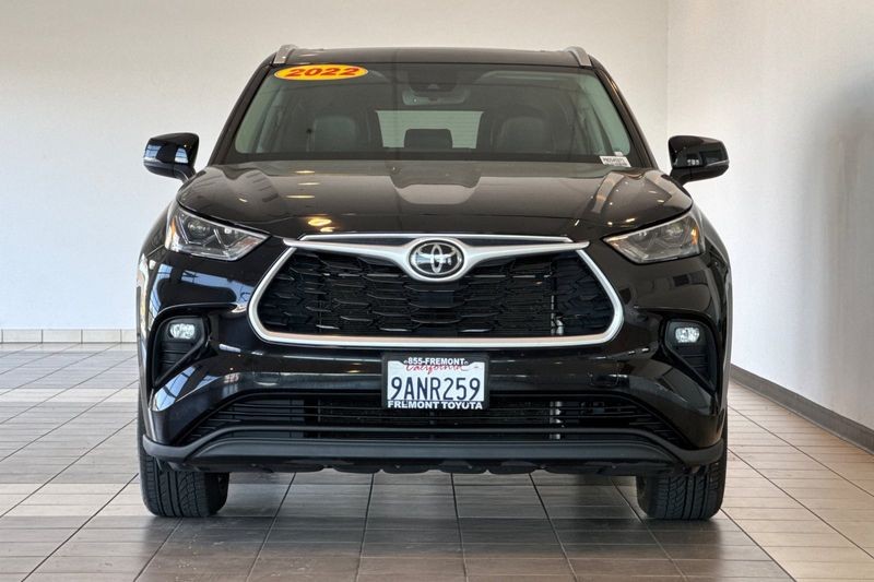 Toyota Highlander Vehicle Full-screen Gallery Image 09