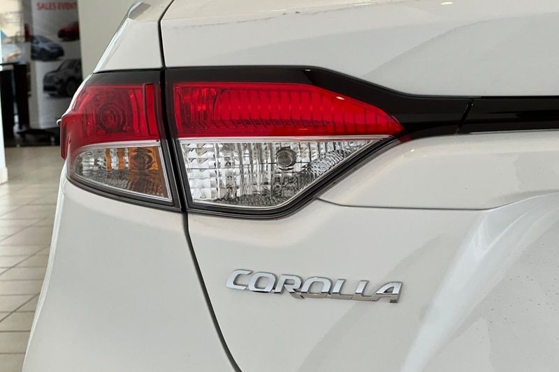 Toyota Corolla Vehicle Full-screen Gallery Image 07