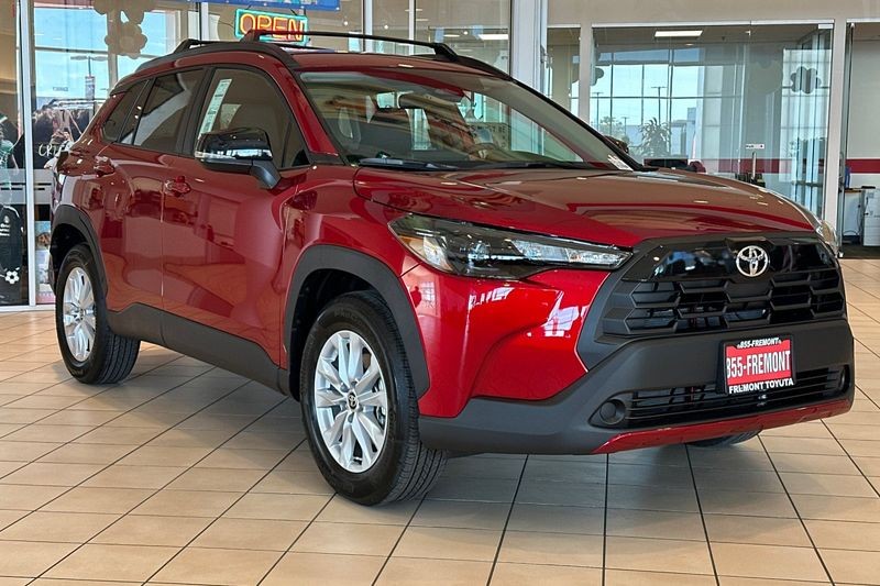 Toyota Corolla Cross Vehicle Full-screen Gallery Image 02