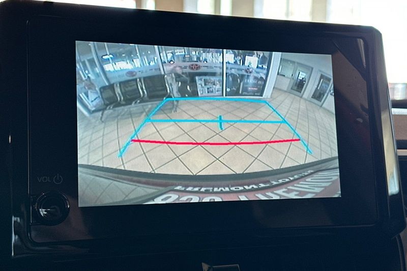 Toyota Corolla Cross Vehicle Full-screen Gallery Image 17