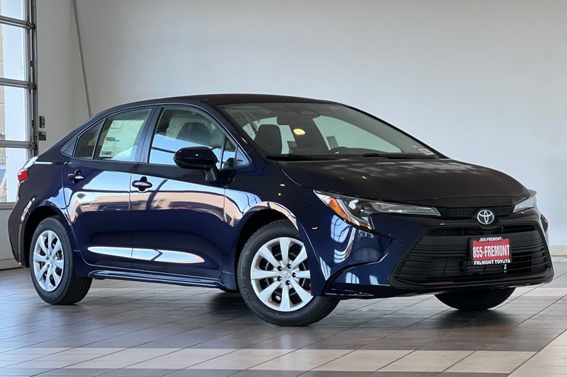 Toyota Corolla Vehicle Full-screen Gallery Image 02