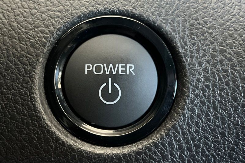 Toyota Camry Vehicle Full-screen Gallery Image 19