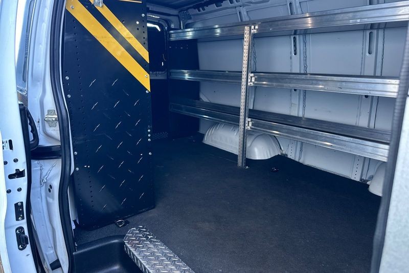 GMC Savana Cargo Van Vehicle Full-screen Gallery Image 12