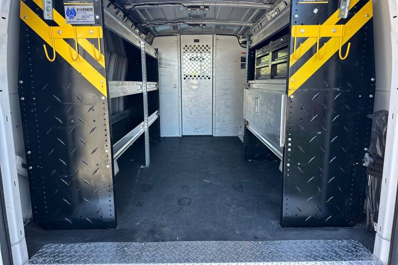 GMC Savana Cargo Van Vehicle Full-screen Gallery Image 15