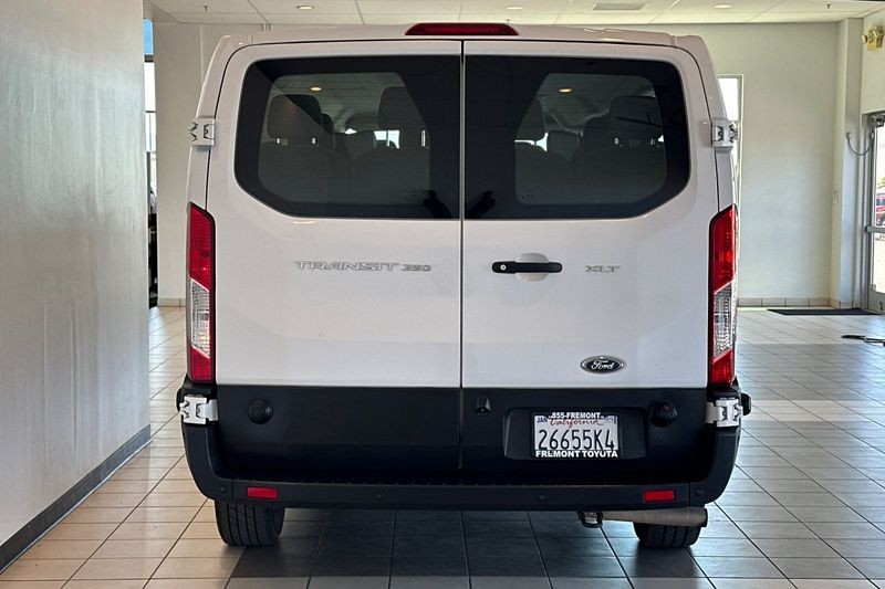 Ford Transit Passenger Wagon Vehicle Full-screen Gallery Image 05