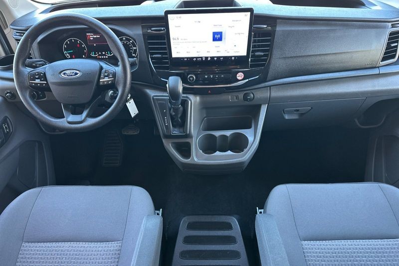 Ford Transit Passenger Wagon Vehicle Full-screen Gallery Image 13