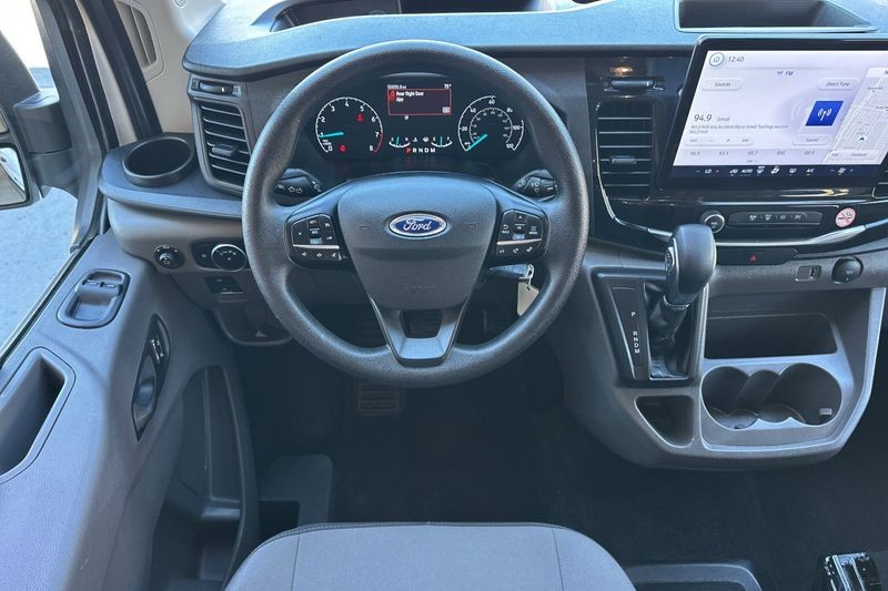 Ford Transit Passenger Wagon Vehicle Full-screen Gallery Image 14