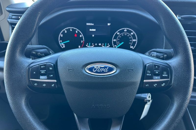 Ford Transit Passenger Wagon Vehicle Full-screen Gallery Image 24