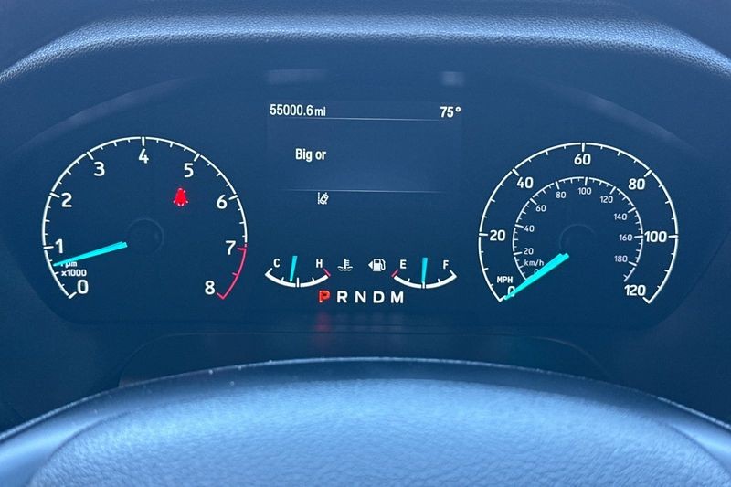 Ford Transit Passenger Wagon Vehicle Full-screen Gallery Image 25