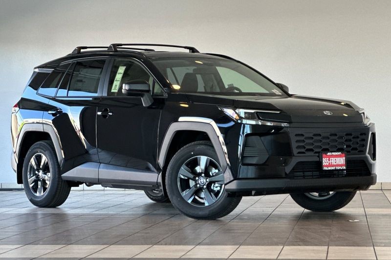 Toyota RAV4 Vehicle Full-screen Gallery Image 02