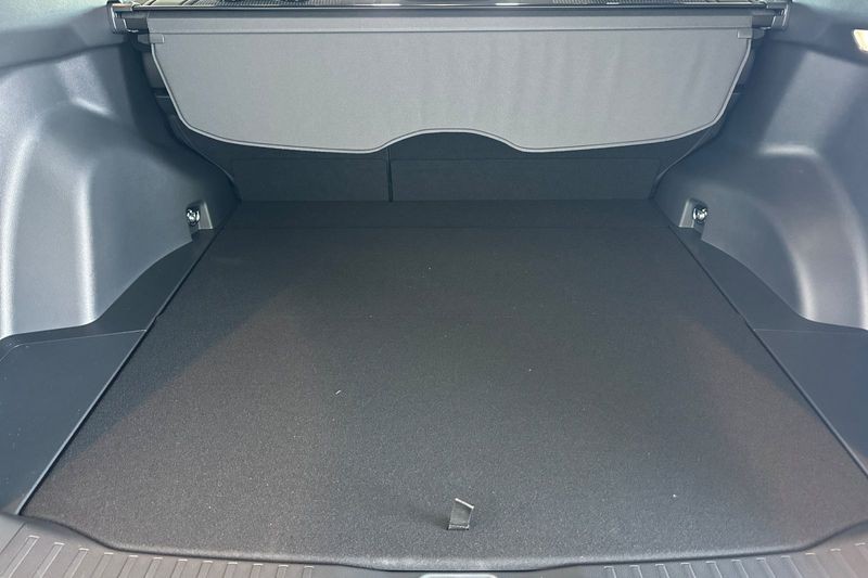 Toyota RAV4 Vehicle Full-screen Gallery Image 13