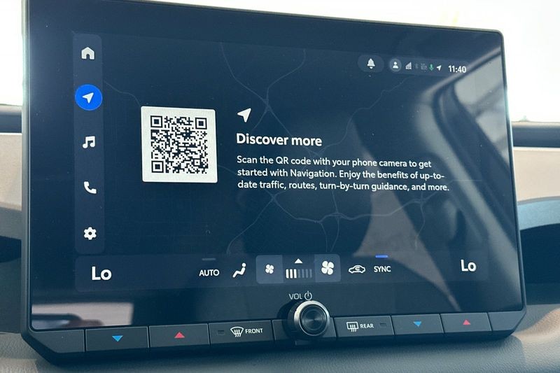 Toyota RAV4 Vehicle Full-screen Gallery Image 17