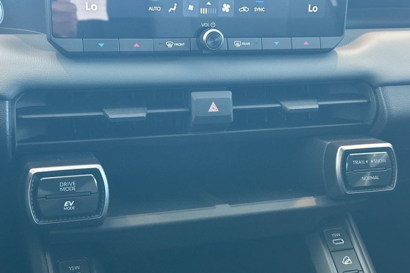 Toyota RAV4 Vehicle Full-screen Gallery Image 19