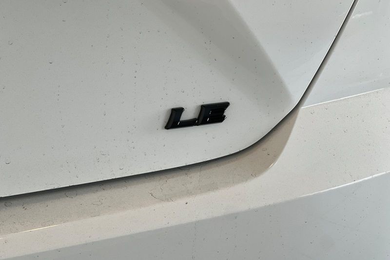 Toyota Camry Vehicle Full-screen Gallery Image 07