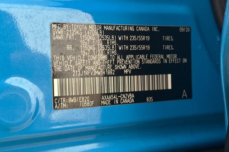 Toyota RAV4 Vehicle Full-screen Gallery Image 29