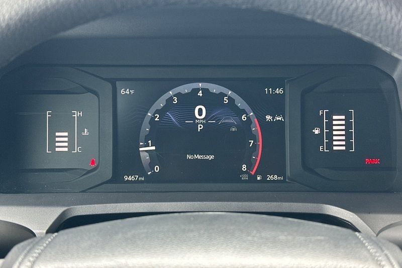 Toyota Tacoma 4WD Vehicle Full-screen Gallery Image 24