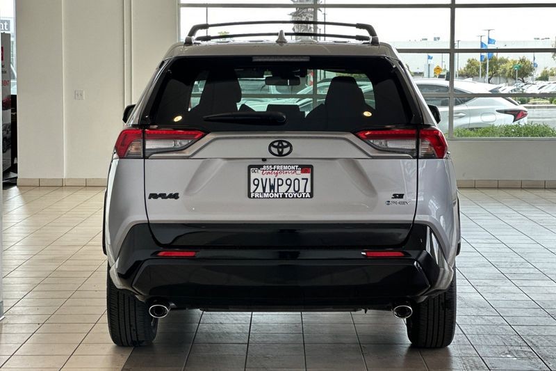 Toyota RAV4 Plug-In Hybrid Vehicle Full-screen Gallery Image 05