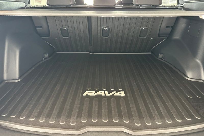 Toyota RAV4 Plug-In Hybrid Vehicle Full-screen Gallery Image 15