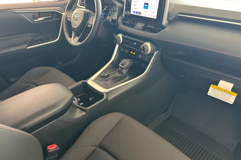 Toyota RAV4 Plug-In Hybrid Vehicle Full-screen Gallery Image 16