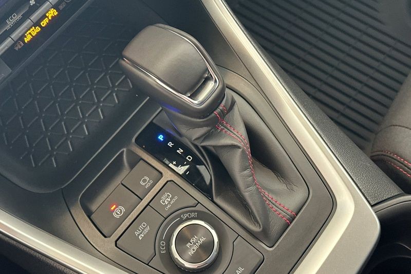 Toyota RAV4 Plug-In Hybrid Vehicle Full-screen Gallery Image 22