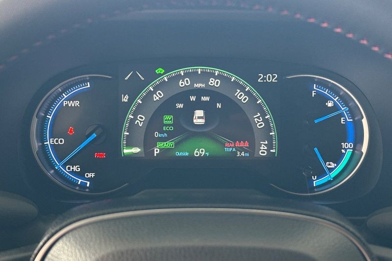 Toyota RAV4 Plug-In Hybrid Vehicle Full-screen Gallery Image 25