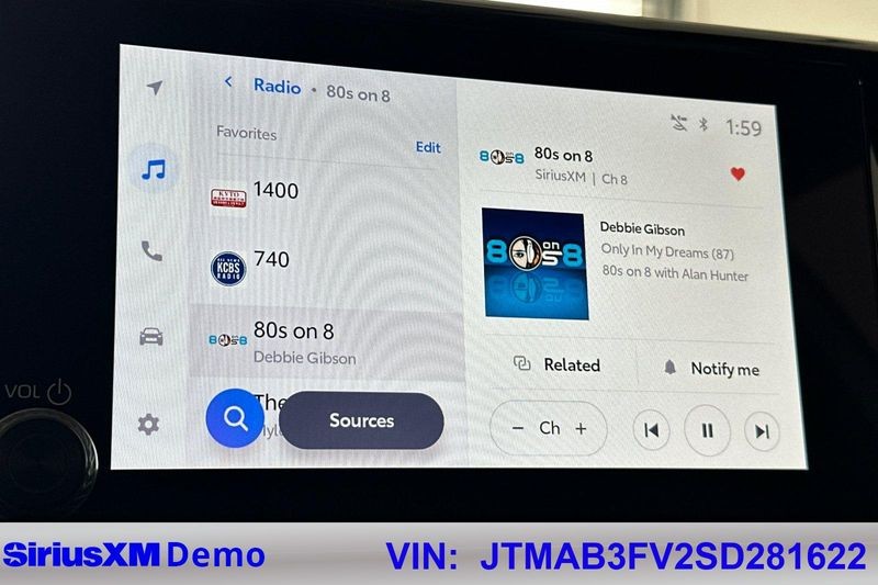 Toyota RAV4 Plug-In Hybrid Vehicle Full-screen Gallery Image 29