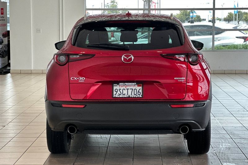 Mazda CX-30 Vehicle Full-screen Gallery Image 05