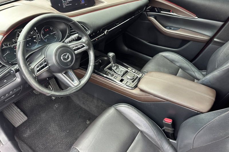 Mazda CX-30 Vehicle Full-screen Gallery Image 10