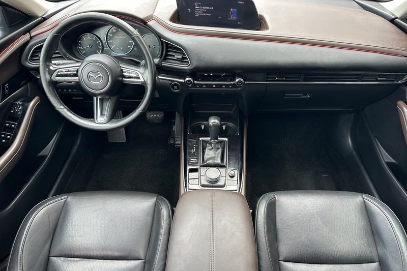 Mazda CX-30 Vehicle Full-screen Gallery Image 13