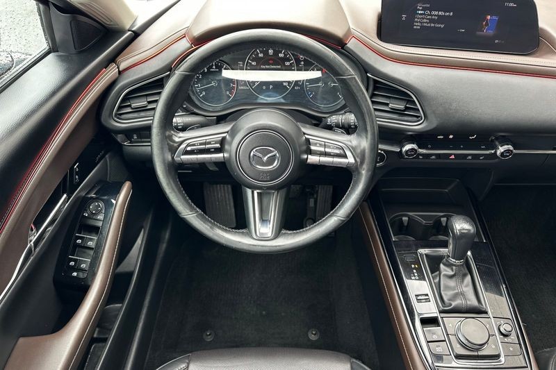Mazda CX-30 Vehicle Full-screen Gallery Image 14