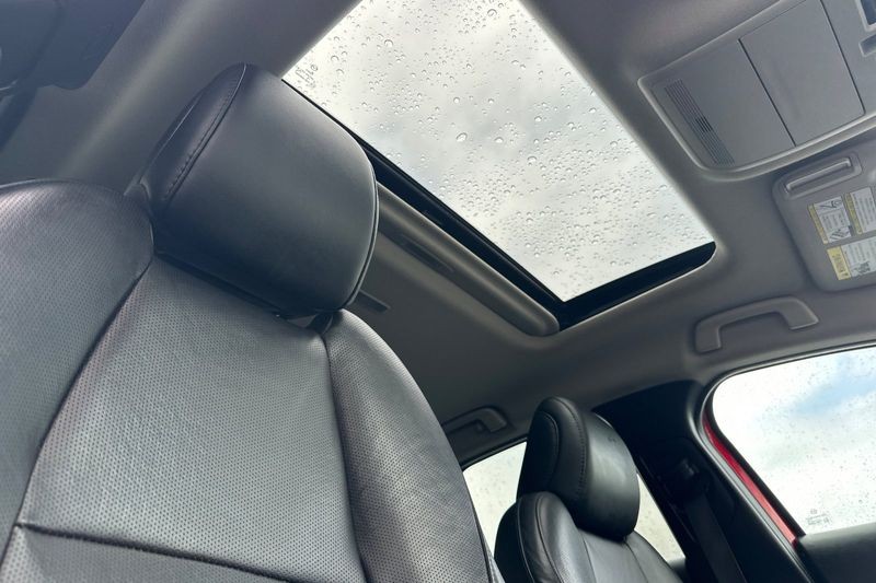 Mazda CX-30 Vehicle Full-screen Gallery Image 17