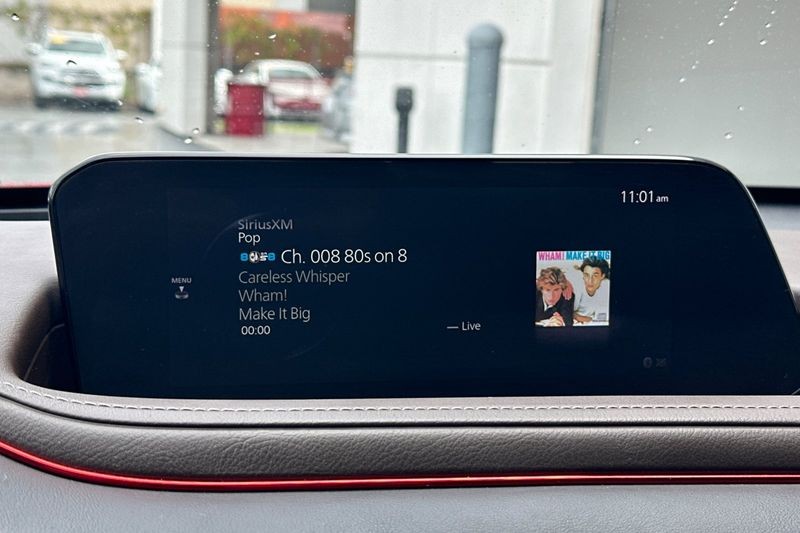 Mazda CX-30 Vehicle Full-screen Gallery Image 18