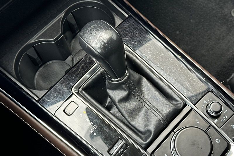 Mazda CX-30 Vehicle Full-screen Gallery Image 22