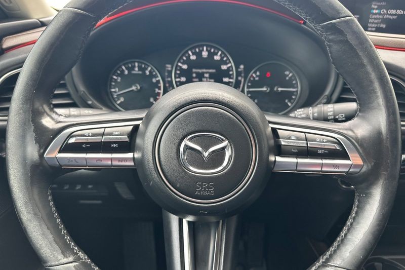 Mazda CX-30 Vehicle Full-screen Gallery Image 24